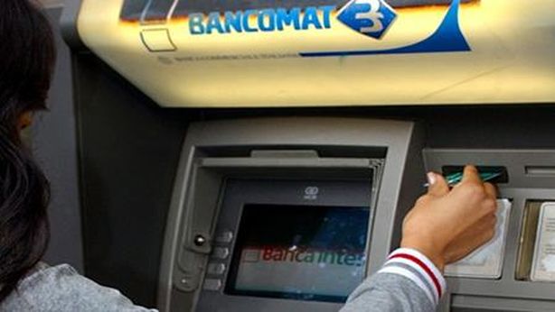 Grande batosta per Fisco Grande Fratello. Usare il bancomat (senza fornire prove) non è più reato
