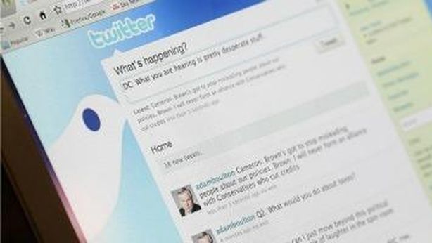 Primarie: tweet anti-Renzi da profili creati ad hoc