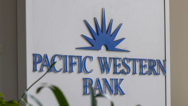 A Wall Street nuovi sell off, PacWest affonda di oltre -50%. Dow Jones cancella guadagni YTD