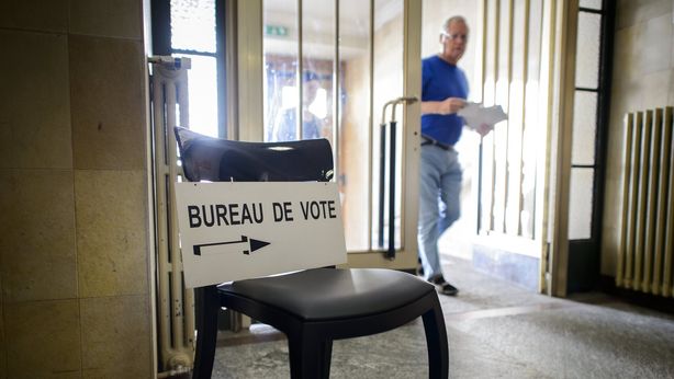 Svizzera blocca frontalieri con referendum. La rabbia dell’Italia