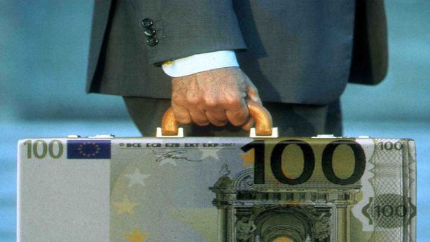 Antiriciclaggio: indagini giudiziarie e chiusura rapporti di conto