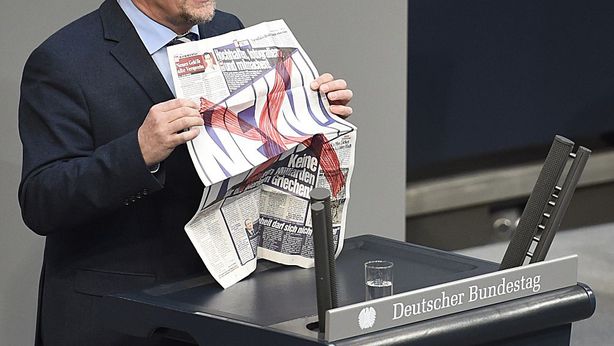 Draghi, dopo Schaeuble la Bild: “Sta bruciando nostri soldi”