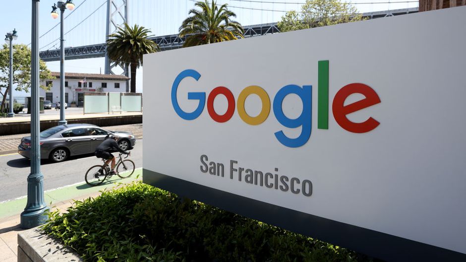 Alphabet annuncia primo dividendo della sua storia e brilla in Borsa. Bene anche Microsoft