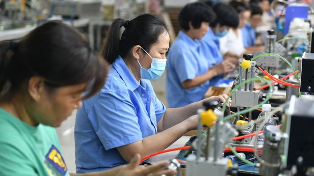 Cina: Pmi manifatturiero in calo a maggio, fase di contrazione peggiora