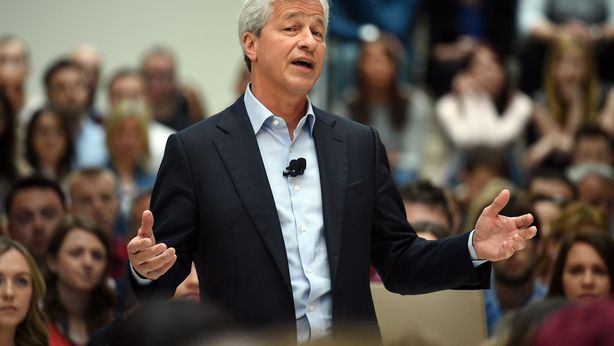 Dimon al Tesoro in caso di vittoria Trump? Il tycoon: “lo prenderei in considerazione”