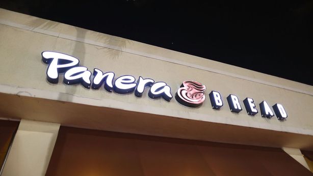 Delta Airlines e Panera Bread: violati dati clienti, anche carte di credito