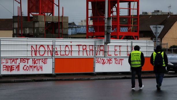 Francia: come Renzi è riuscito a imporre riforma Lavoro