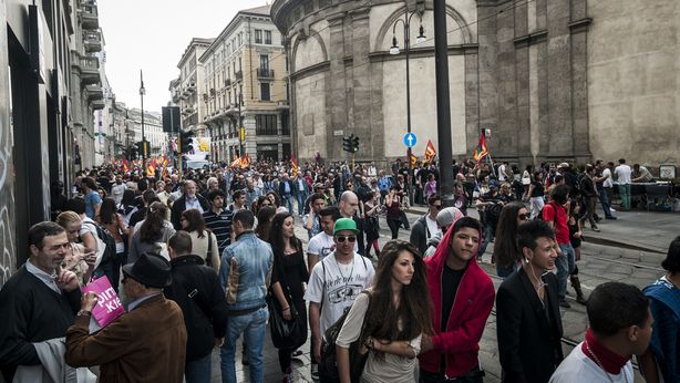Italia, un paese di giovani poveri. L’esodo continua