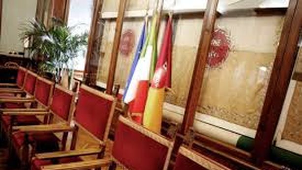 Costi della politica 23 miliardi, mentre l’Italia muore di tasse