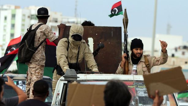Le Monde: “guerra segreta della Francia in Libia”