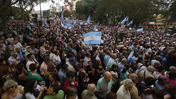 Argentina, Fmi in soccorso: assegno da $50 miliardi