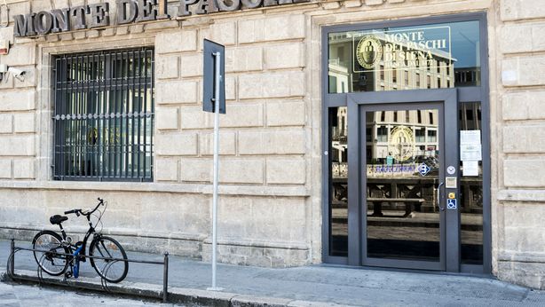 Delfin nega trattative con UniCredit su vendita quota in Mps