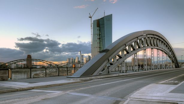 Bce: Italia rischia sanzioni. Vuole fiducia mercati? Rispetti impegni