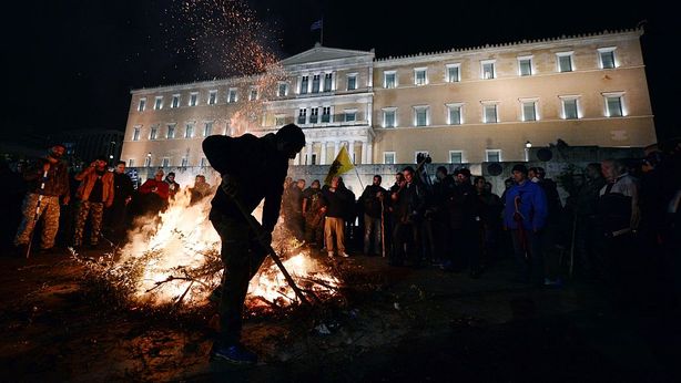 “Futuro euro si decide nei prossimi 18 mesi. Grecia chiederà di uscire”