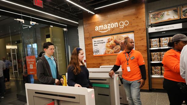 Amazon, la società dei record: luci, ombre, numeri e curiosità