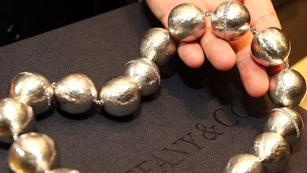 Lvmh vuole comprare i gioielli di Tiffany