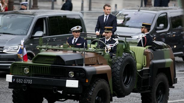 Francia, il coraggio di cambiare. Macron sceglie premier di destra