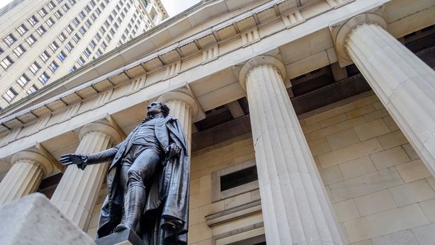 Wall Street: chiusura debole. Petrolio torna a scendere