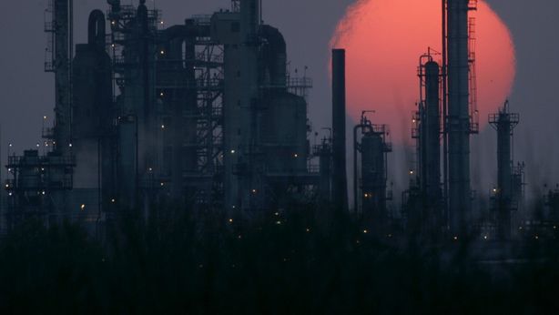 Petrolio, dossier top secret: l’Ue vuole cavalcare boom fracking Usa