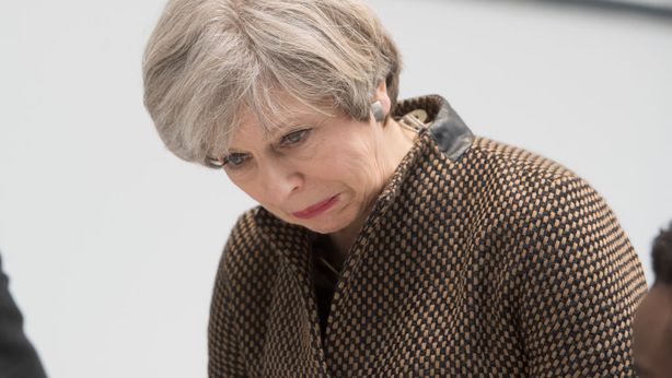 UK, May sconfitta: potere di veto al Parlamento su Brexit