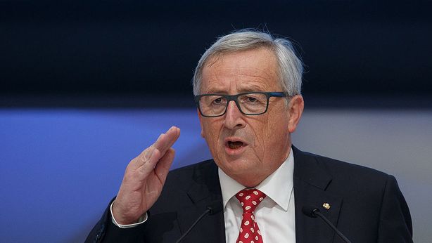 Juncker bacchetta l’Italia: “stop flessibilità”. Martedì la risposta di Roma all’Ue