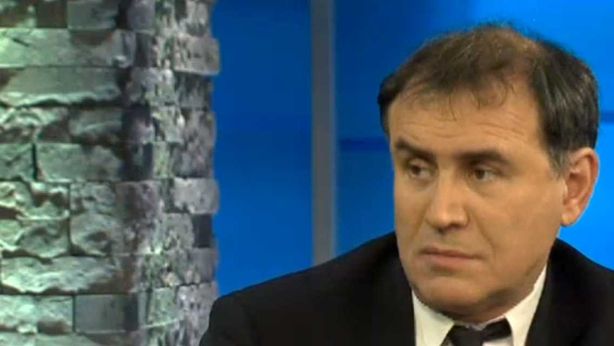 Oro, Roubini: scenderà fino $1.000. I sei motivi