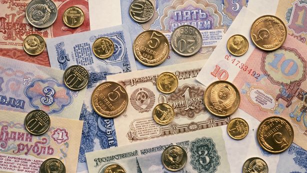 Russia: rublo tocca i minimi di 15 mesi