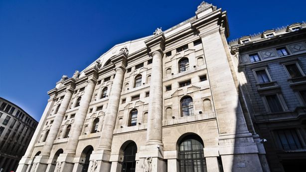 Piazza Affari a +0,3% in avvio, oggi riapre Wall Street