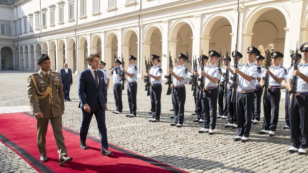 Crisi di governo: Conte al Quirinale per ricevere incarico (VIDEO)