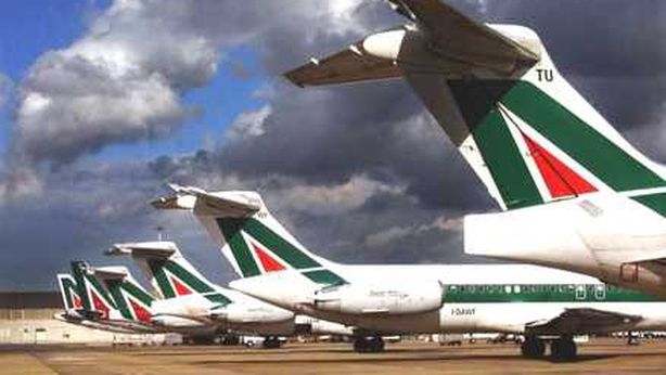 Alitalia, il nuovo piano. Fino a 4.000 tagli