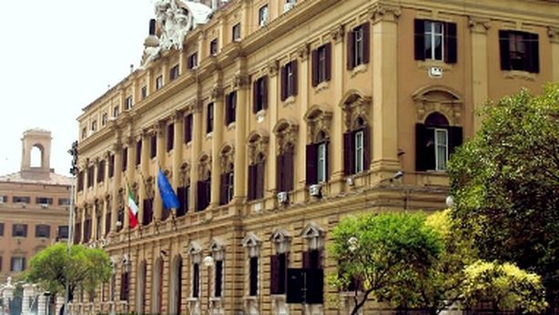 Spesa pubblica: in 15 anni +69% a 727 miliardi