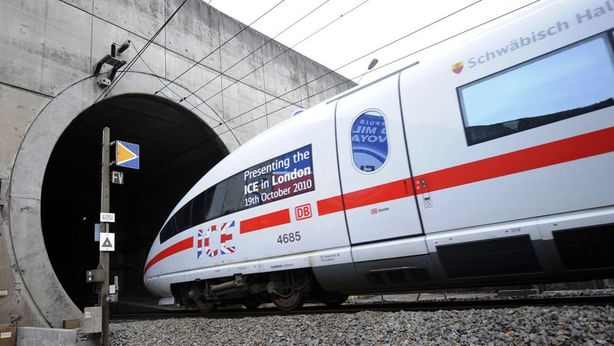 Siemens rilancia su colosso treni francese Alstom, 48 ore per smantellarlo