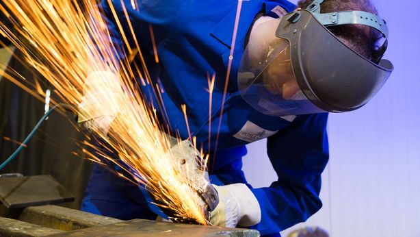 Banche italiane: prestiti a famiglie e imprese calano ancora