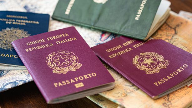 Milionari americani a caccia del secondo passaporto, quello italiano tra i più quotati