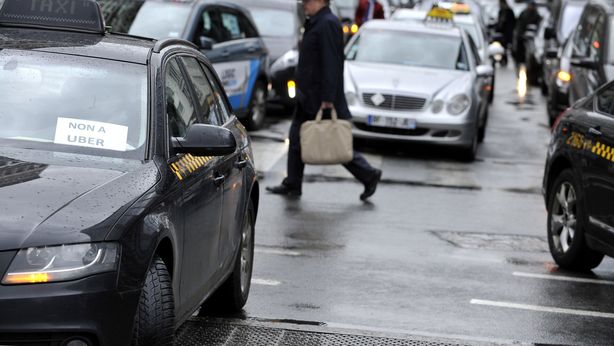 Tribunale Milano blocca UberPop in Italia. La reazione: “è un regalo a lobby tassisti”