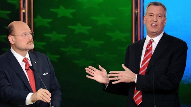 Con de Blasio sindaco, New York vira a sinistra: “Togliere ai ricchi per dare ai poveri”