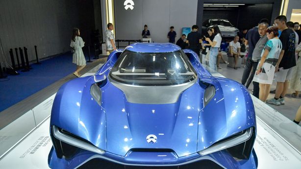 Borsa Hong Kong in rally con effetto NIO: consegne EV volano ad aprile, titolo +20%