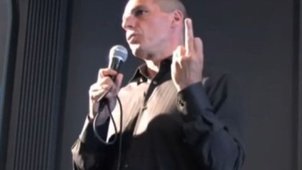 Varoufakis rivolge il dito medio alla Germania