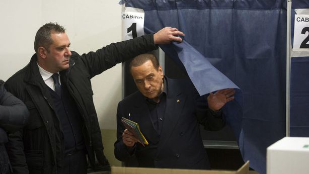 Rebus governo: Berlusconi apre al M5S ma Di Maio corteggia il PD