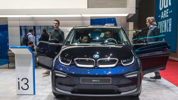 Auto elettrica di BMW chiavi in mano al costo di una bolletta della luce