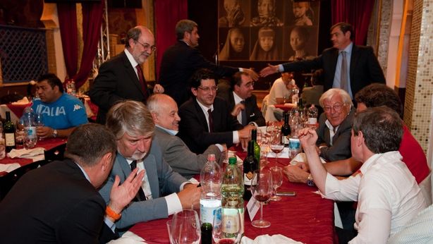 Coop corrotta a cena con Renzi: conto da 1000 euro a persona