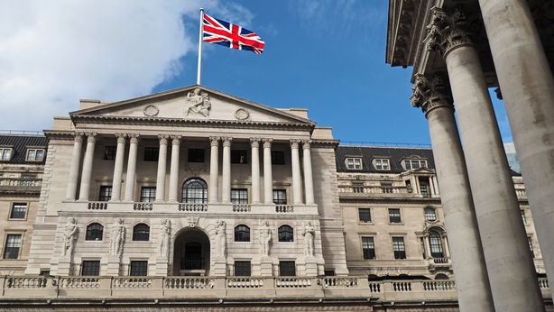 BoE lascia i tassi fermi. Verso un taglio ad agosto?