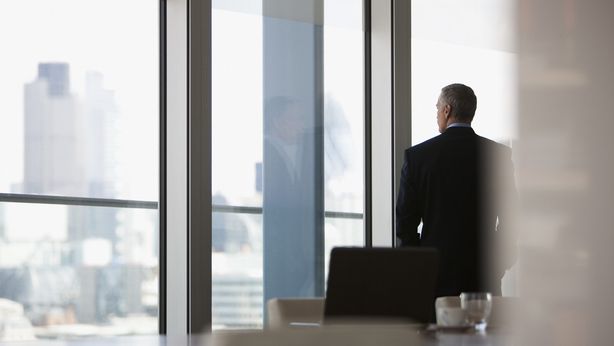 Tagliare i costi, ma non il personale: come i ceo italiani affrontano la situazione economica
