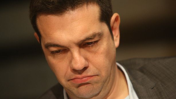 Grecia confisca depositi. Tsipras rinuncia ad alzare salario minimo