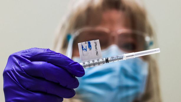 Vaccino Pfizer, ok definitivo dell’Fda: obblighi in arrivo per varie categorie