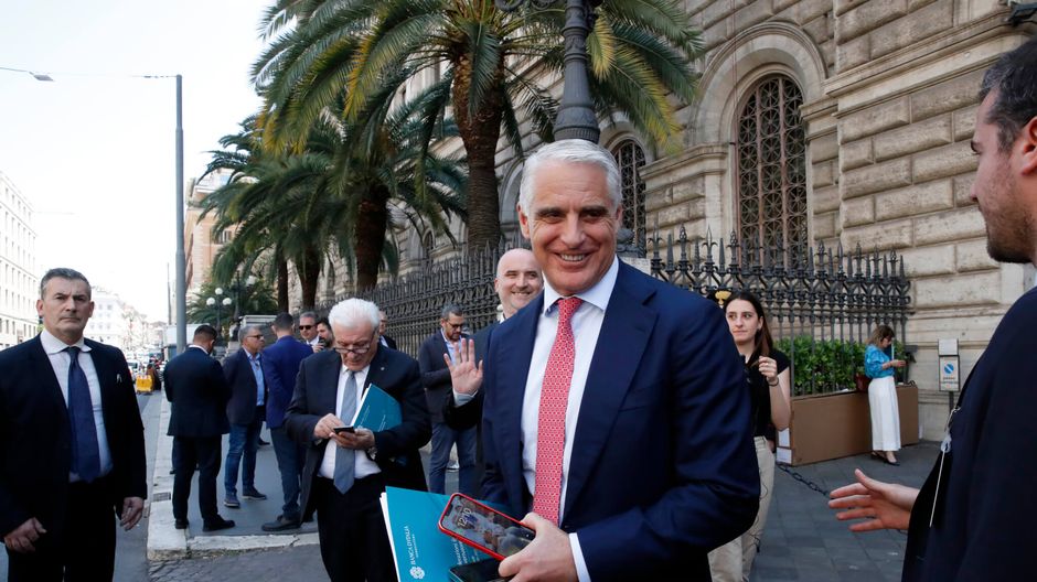 Unicredit stringe la presa su Commerzbank, quota sopra il 50%