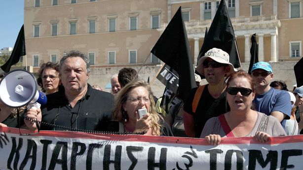 Grecia: 2,1 milioni rischiano blackout perchè non pagano le bollette