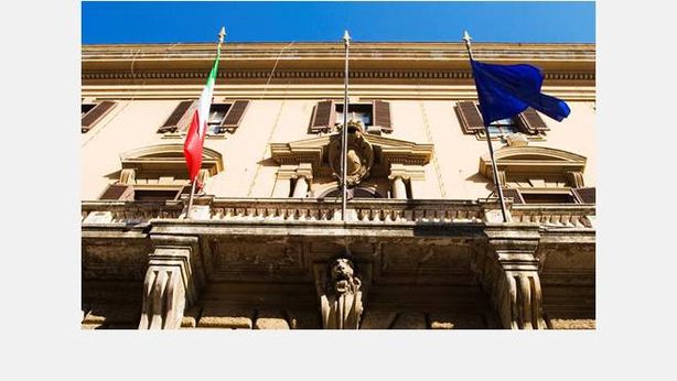 Asta: tasso Bot a 6 mesi allo 0,73%, minimo da 2010