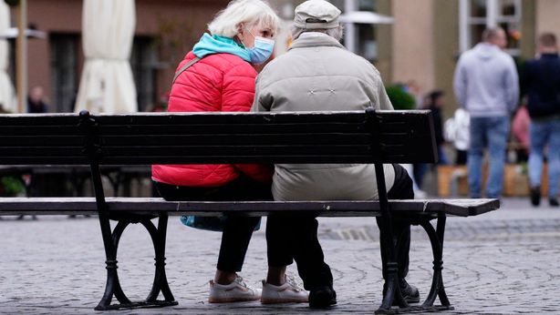Milioni di lavoratori in pensione con metà dello stipendio: l’allarme di MoneyFarm