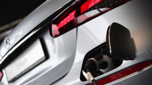 Mercedes sfida Nio e Tesla: solo auto elettriche dal 2030